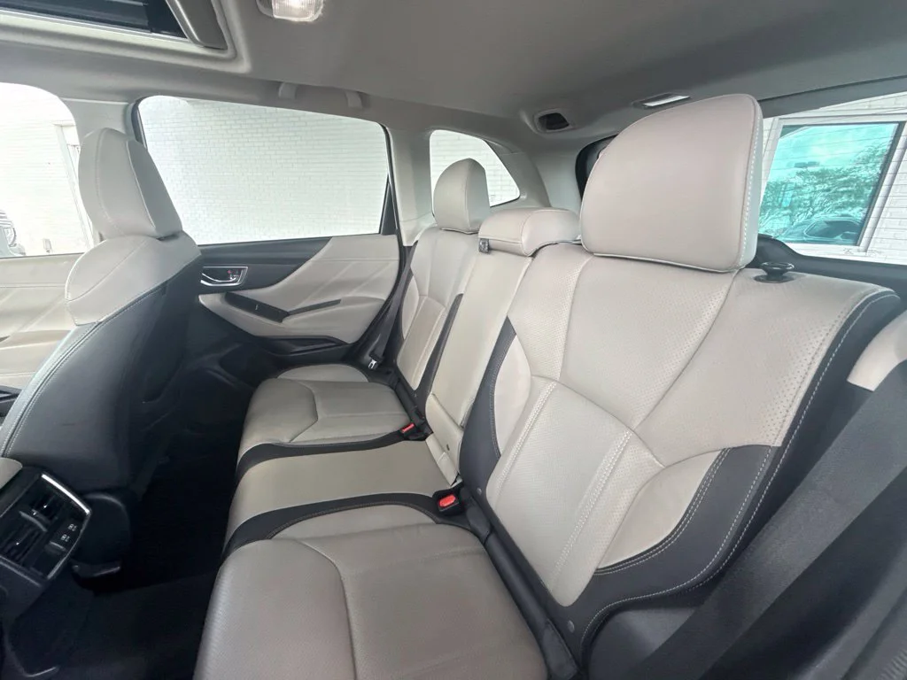 Used 2020 Crystal White Pearl Subaru Limited image 42