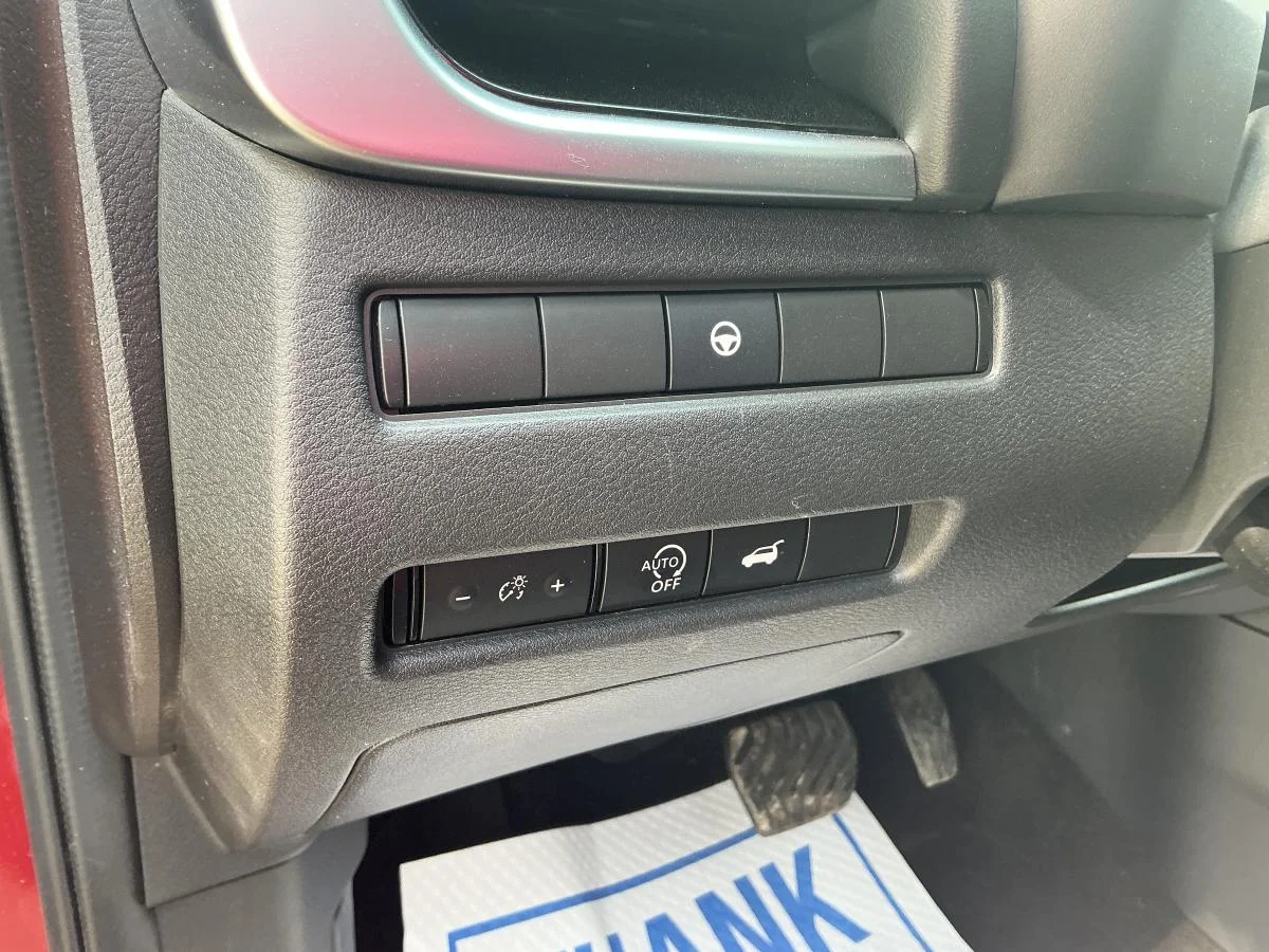 Used 2023  Nissan SL image 19