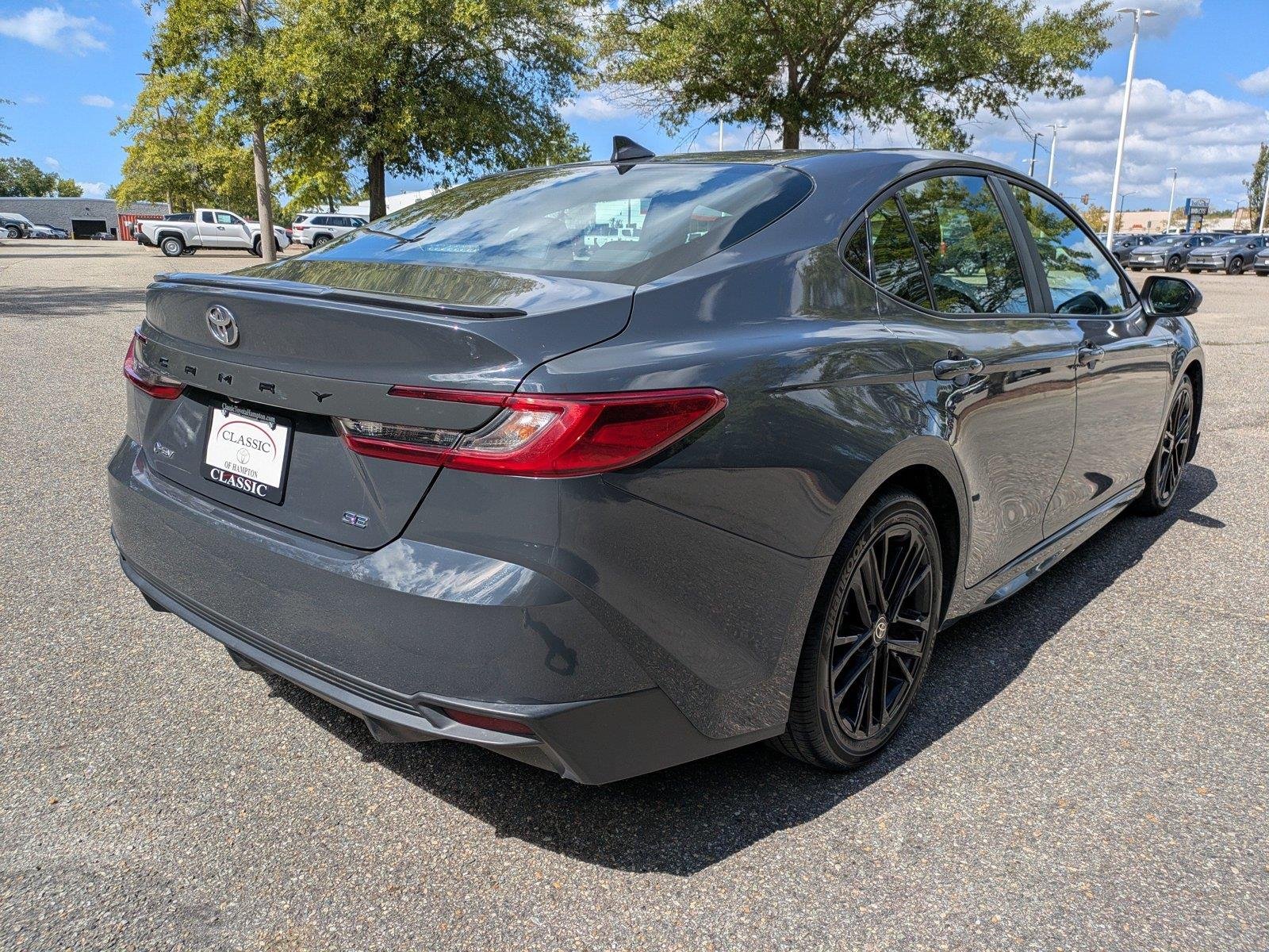 Used 2025  Toyota SE image 4