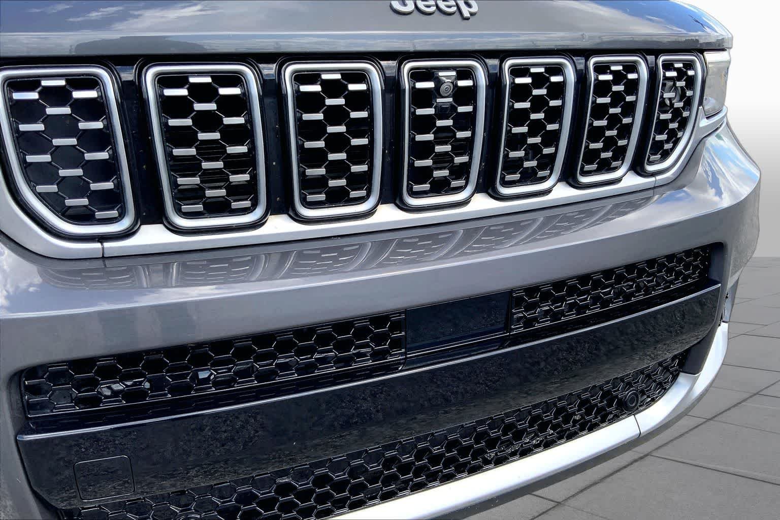 Used 2022 Baltic Gray Metallic Clearcoat Jeep Summit image 29