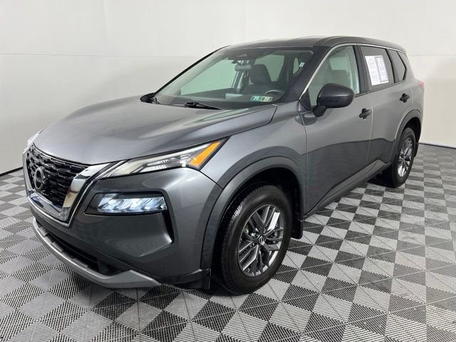 Used 2023 Gray Nissan S image 3