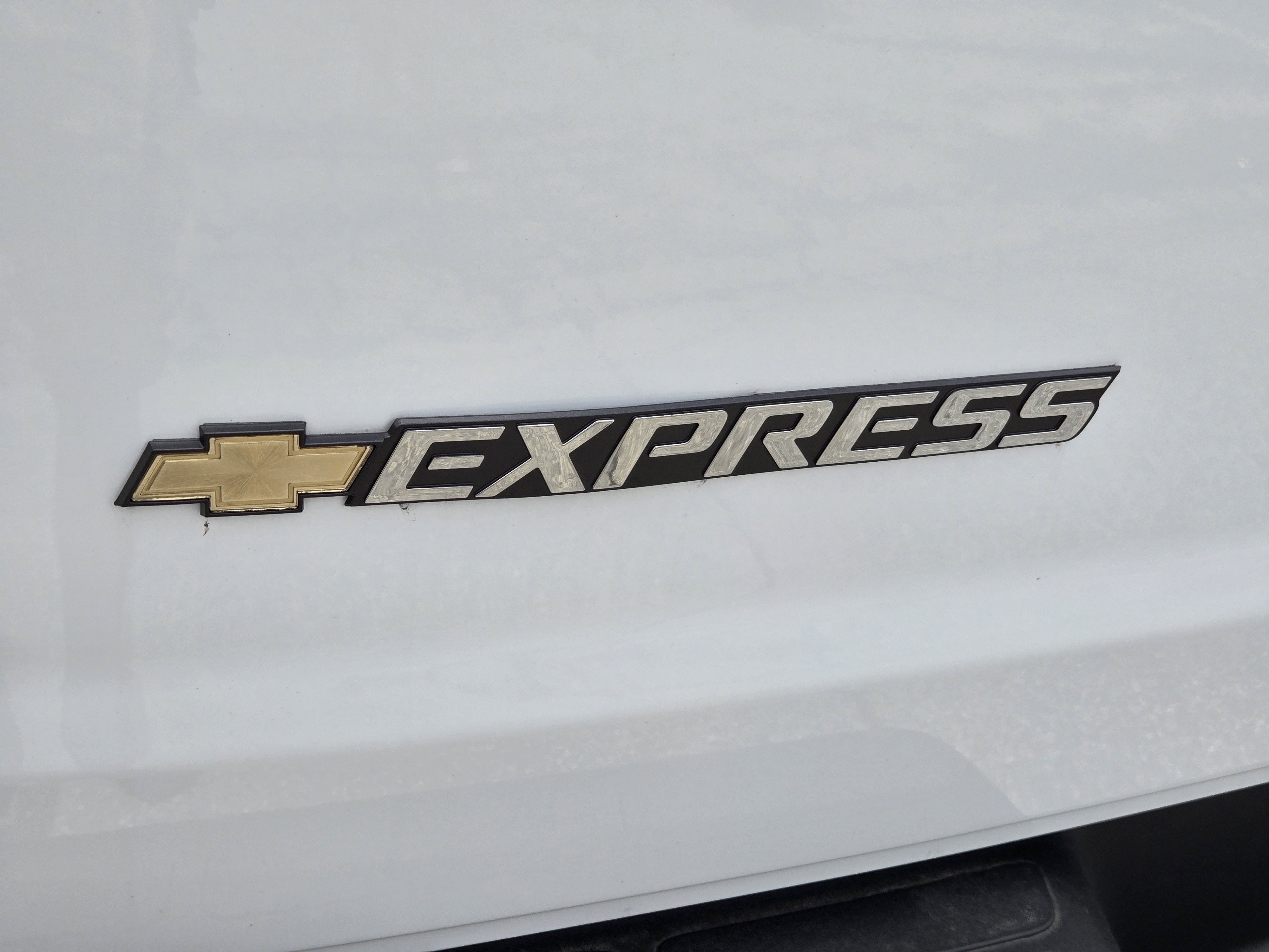 2025 Chevrolet Express Cargo Work Van - Photo 17