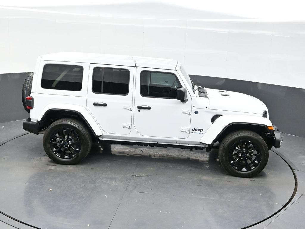 Used 2025 White Jeep Sahara 4xe image 37