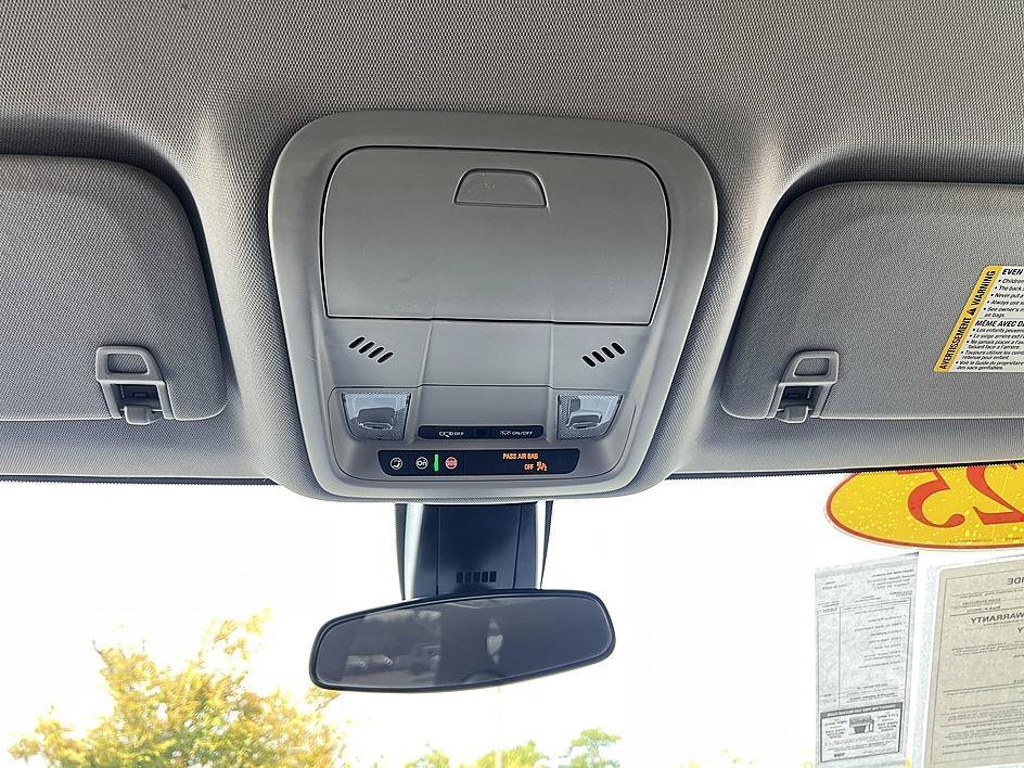 Used 2025 Black Chevrolet LT image 27