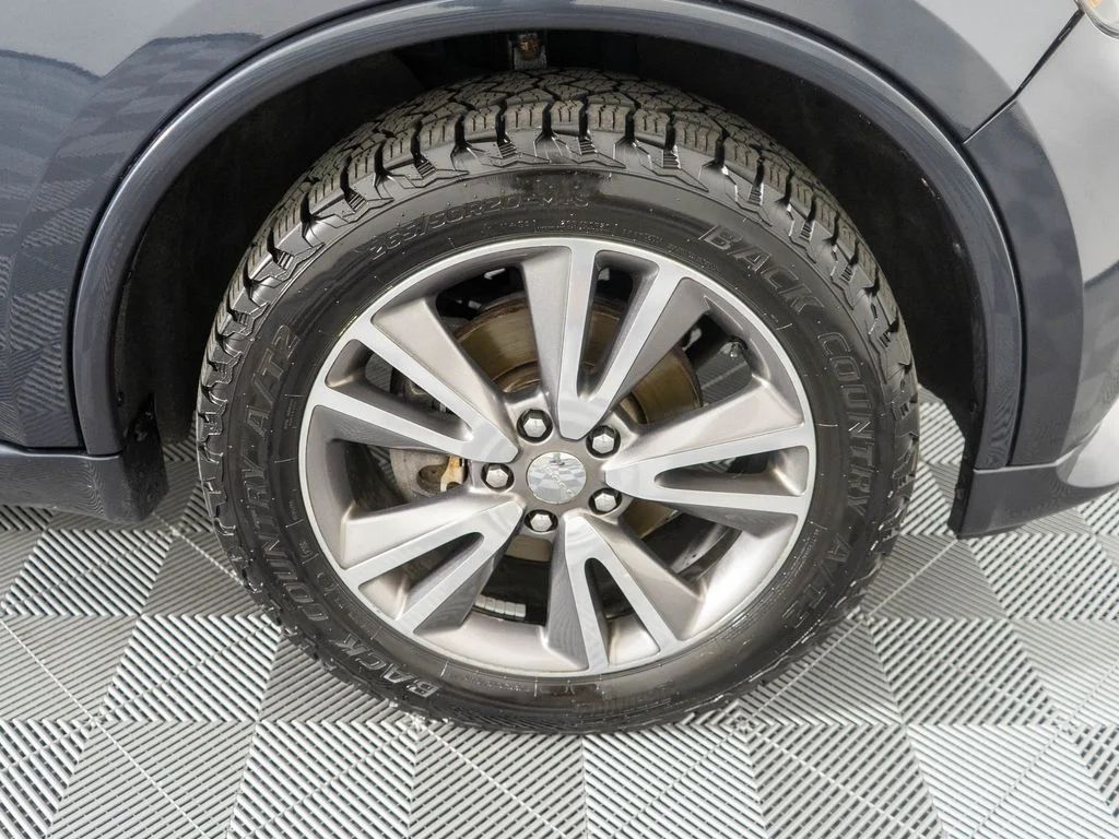 Used 2013 Gray Dodge SXT image 30