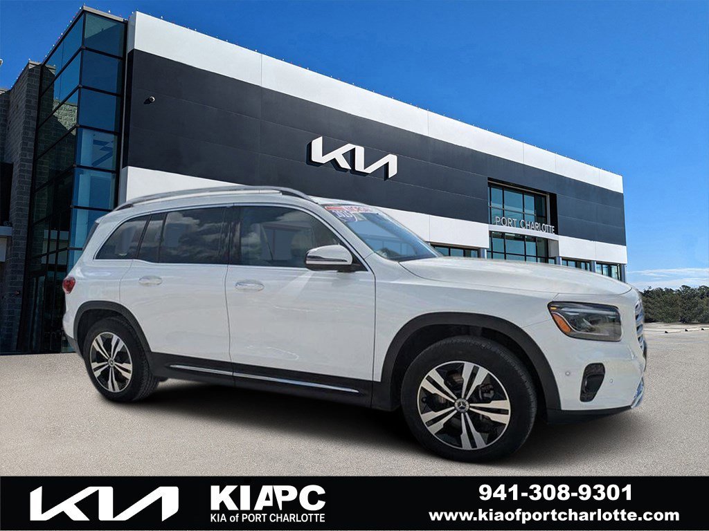 2025 Mercedes-Benz GLB GLB 250 4MATIC's photo