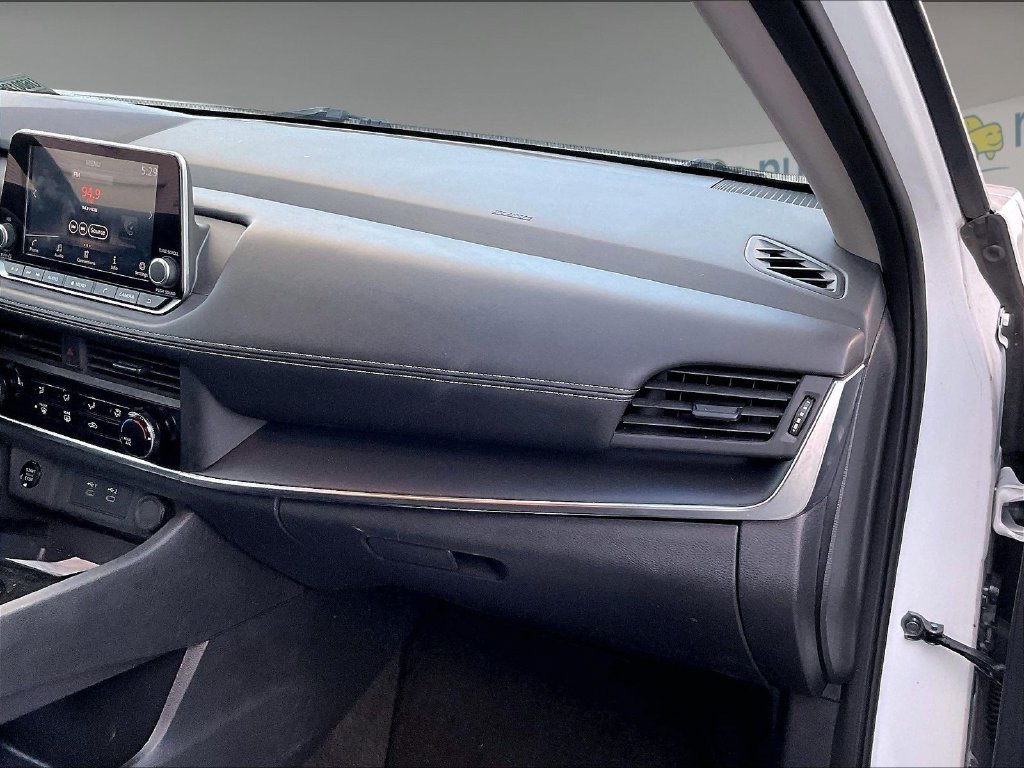 Used 2024 Glacier White Nissan S image 13