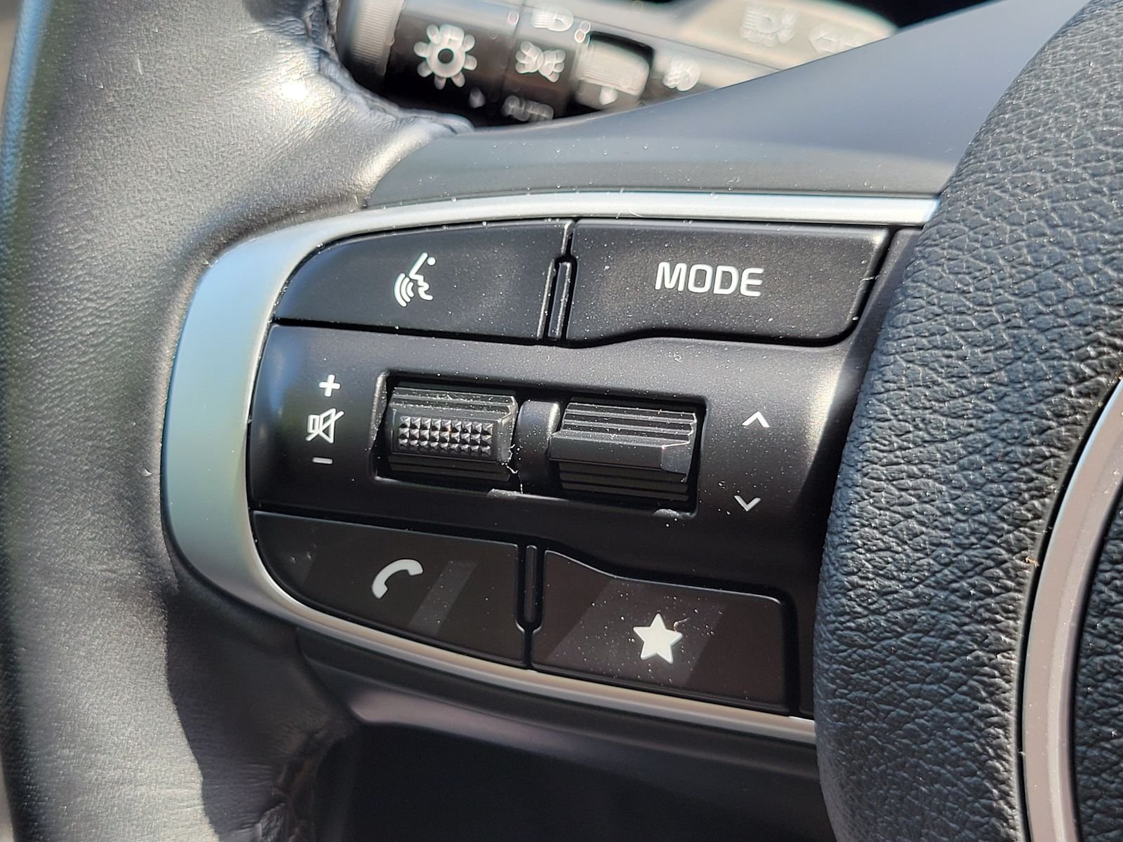 Used 2024 Gray Kia X-Pro Prestige image 17