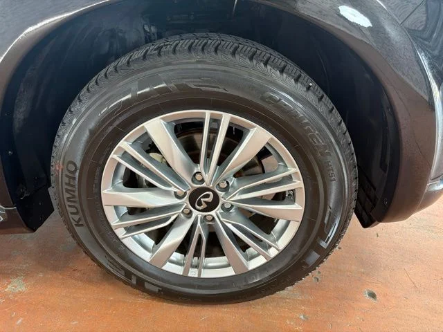 Used 2019 Black Obsidian INFINITI LUXE image 8