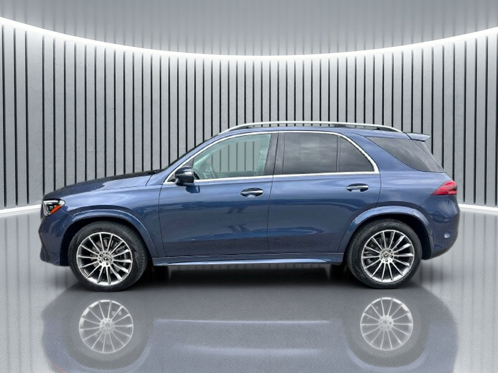 Certified Used 2026 Blue Mercedes-Benz GLE 350 image 2