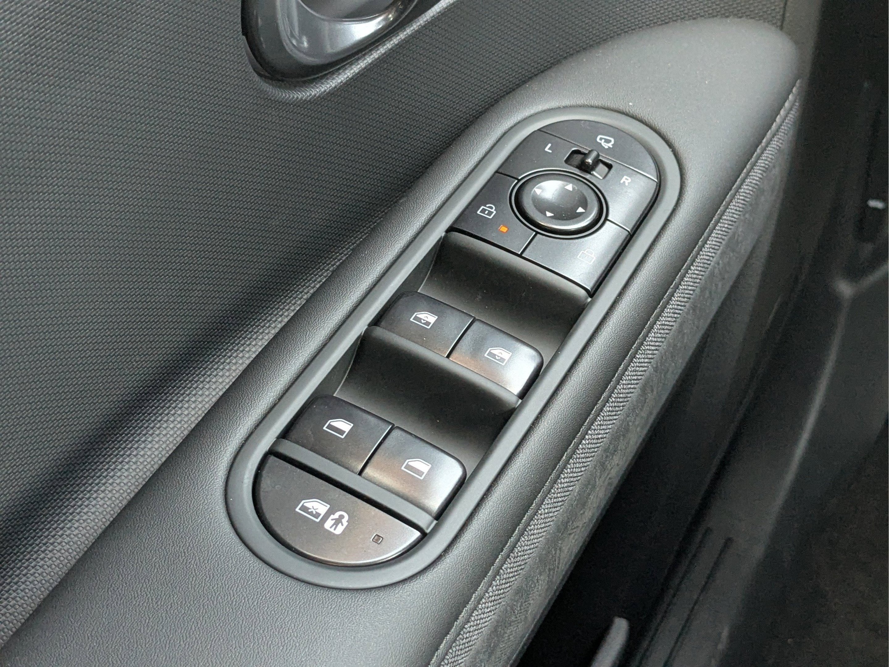 2025 Hyundai IONIQ 5 XRT - Photo 26