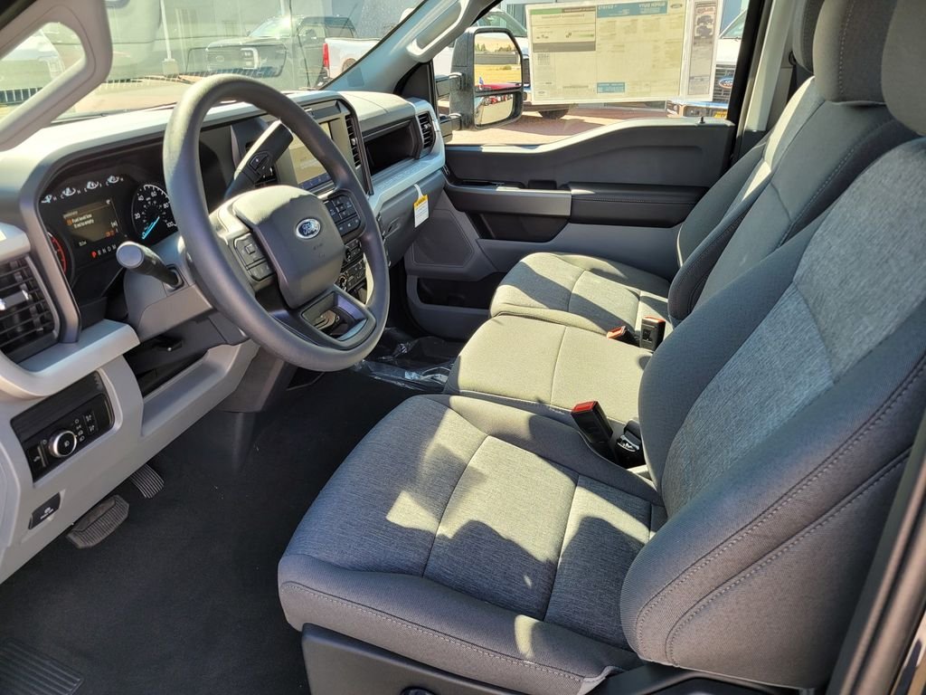 2026 Ford F-350 Super Duty XL - Photo 6