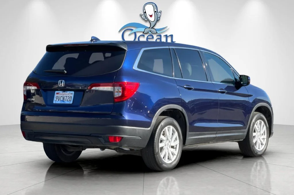 Used 2019 Obsidian Blue Pearl Honda LX image 4