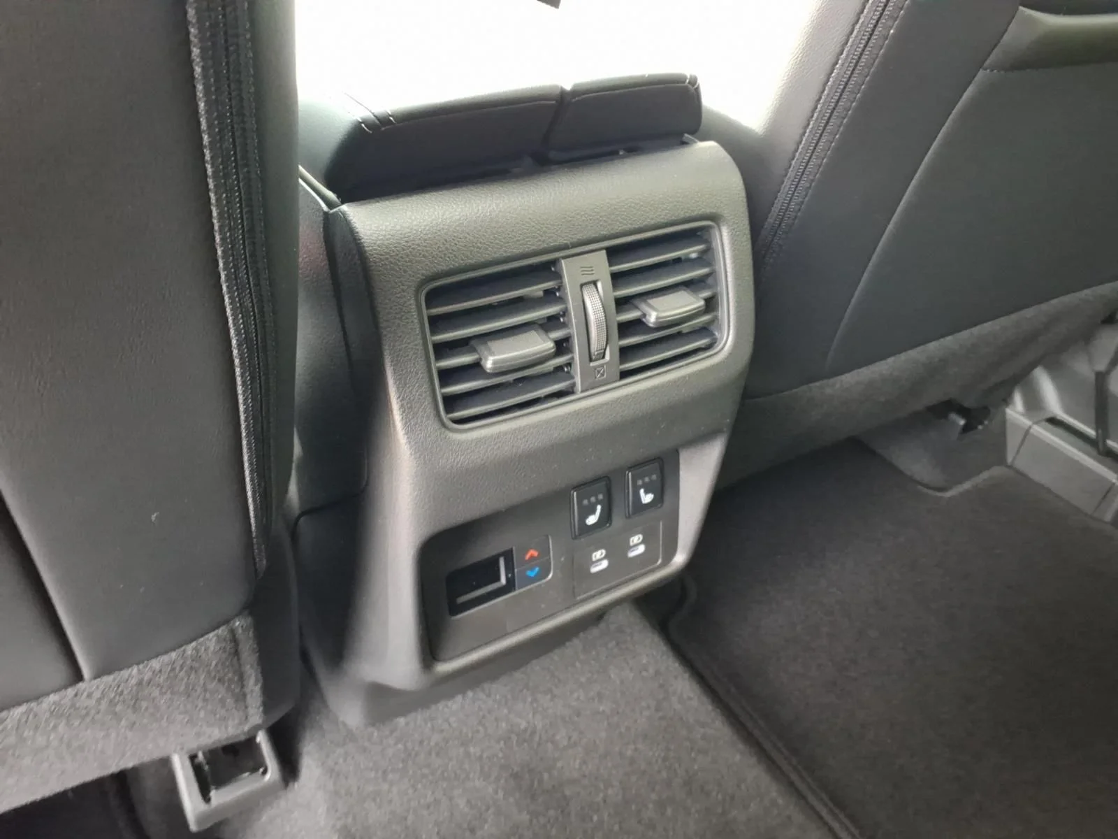 2026 Nissan Rogue Platinum - Photo 8