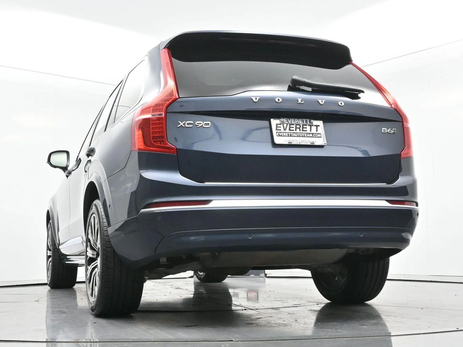 Used 2023 Blue Volvo Plus image 47