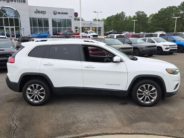 Used 2021 White Jeep Latitude Plus image 22