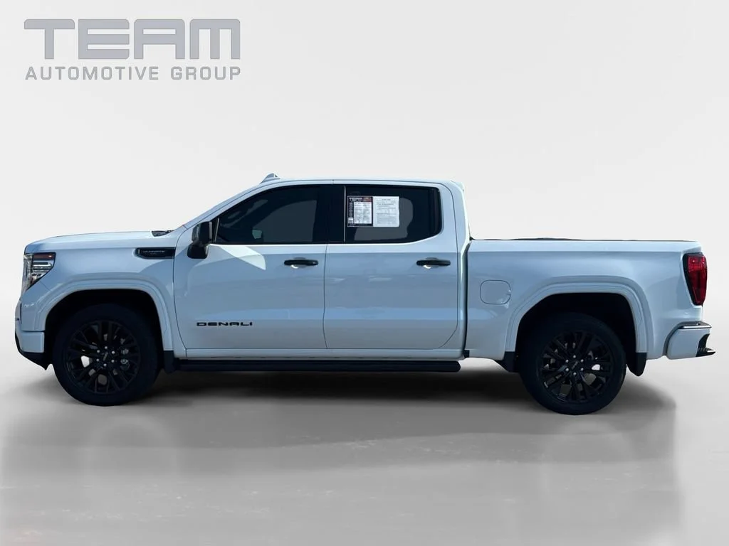Used 2026 Glacier White Tricoat GMC Denali Ultimate image 4