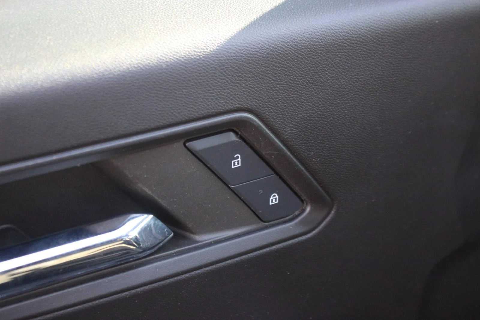 Used 2024 Black Chevrolet Z71 image 12