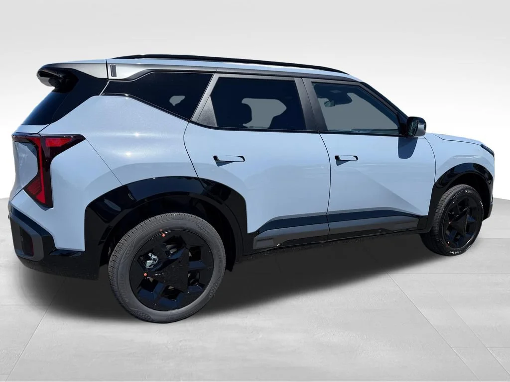 New 2027 Pale Gray Kia X-Line S image 7