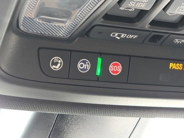 Used 2022 Silver Ice Metallic Chevrolet Premier image 20