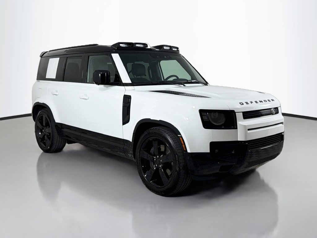 New 2026 Fuji White Land Rover X-Dynamic SE image 3