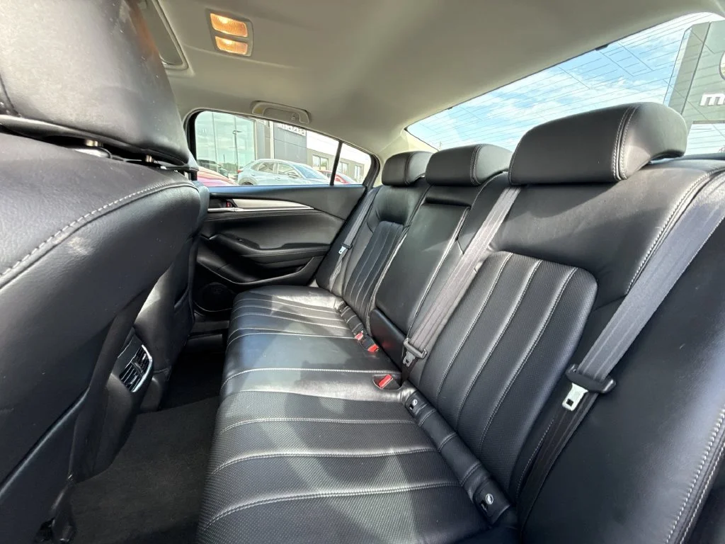 Used 2018 White Mazda Touring image 23