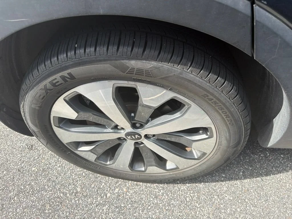 Used 2020 Gray Kia S image 5