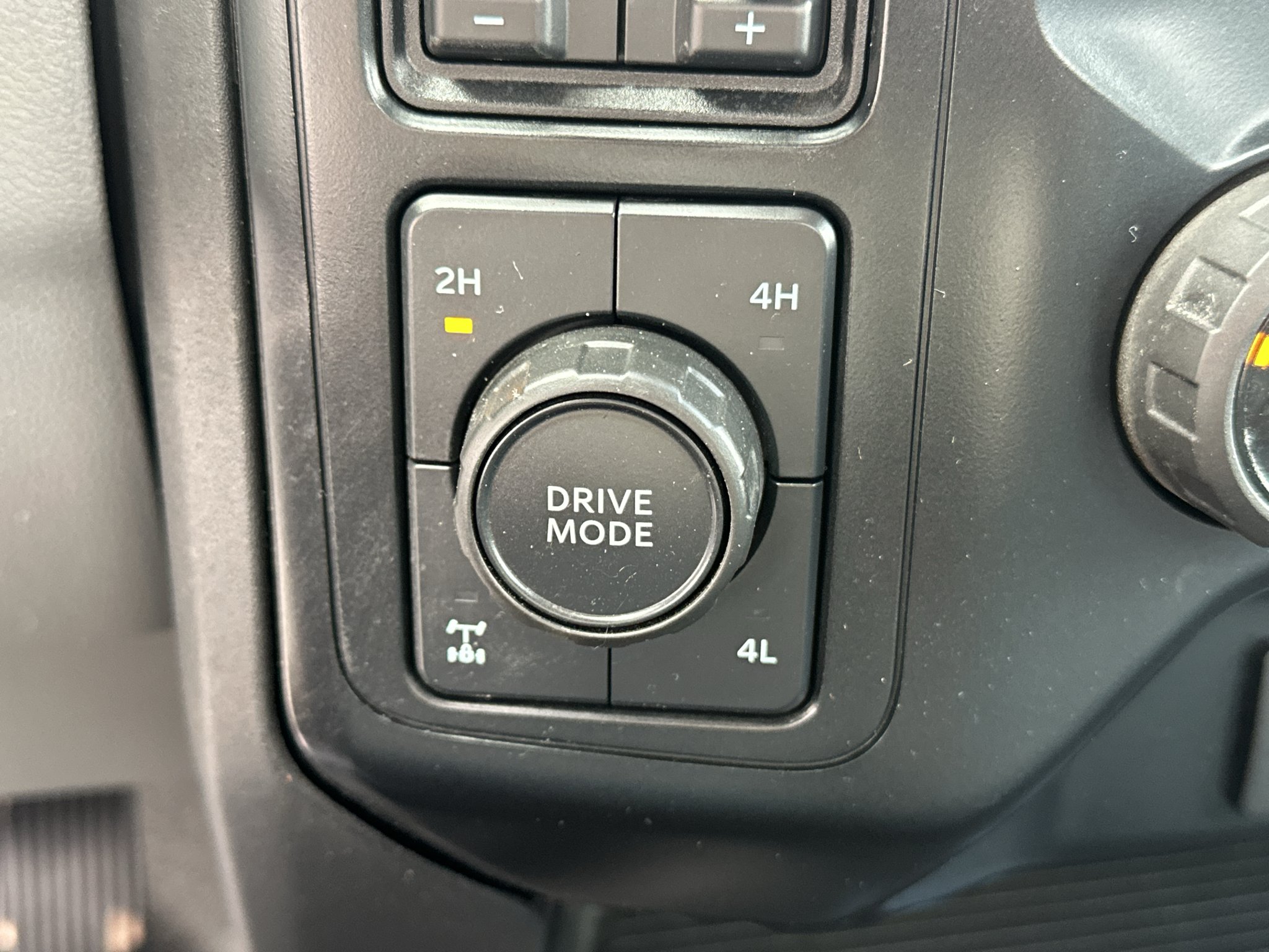 Used 2023 Oxford White Ford XL image 24