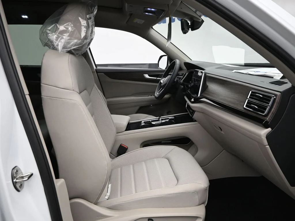 New 2026 Opal White Pearl Volkswagen 2.0T SEL image 7