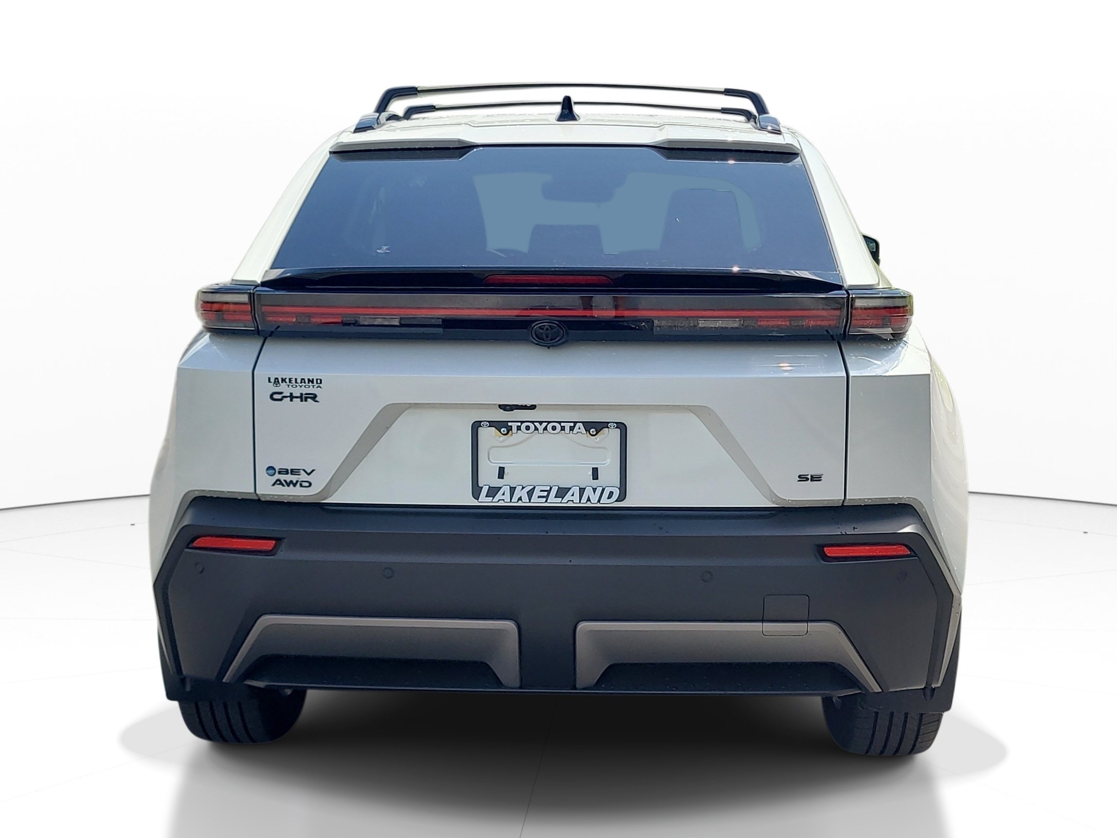 Used 2026 Wind Chill Pearl Toyota SE image 5