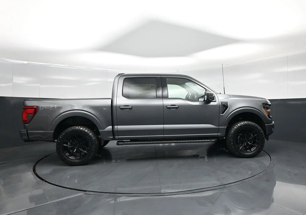 New 2026 Carbonized Gray Metallic Ford XLT image 23