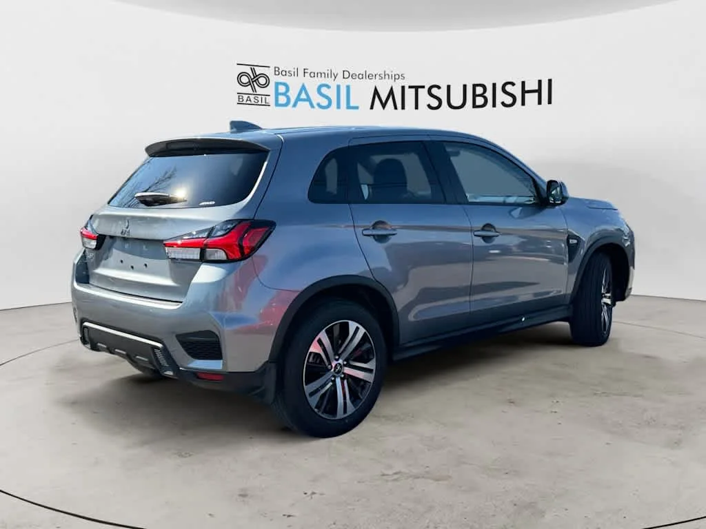 New 2026 Mercury Gray Metallic Mitsubishi ES image 3