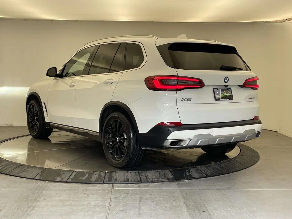 Used 2020 White BMW xDrive40i image 3