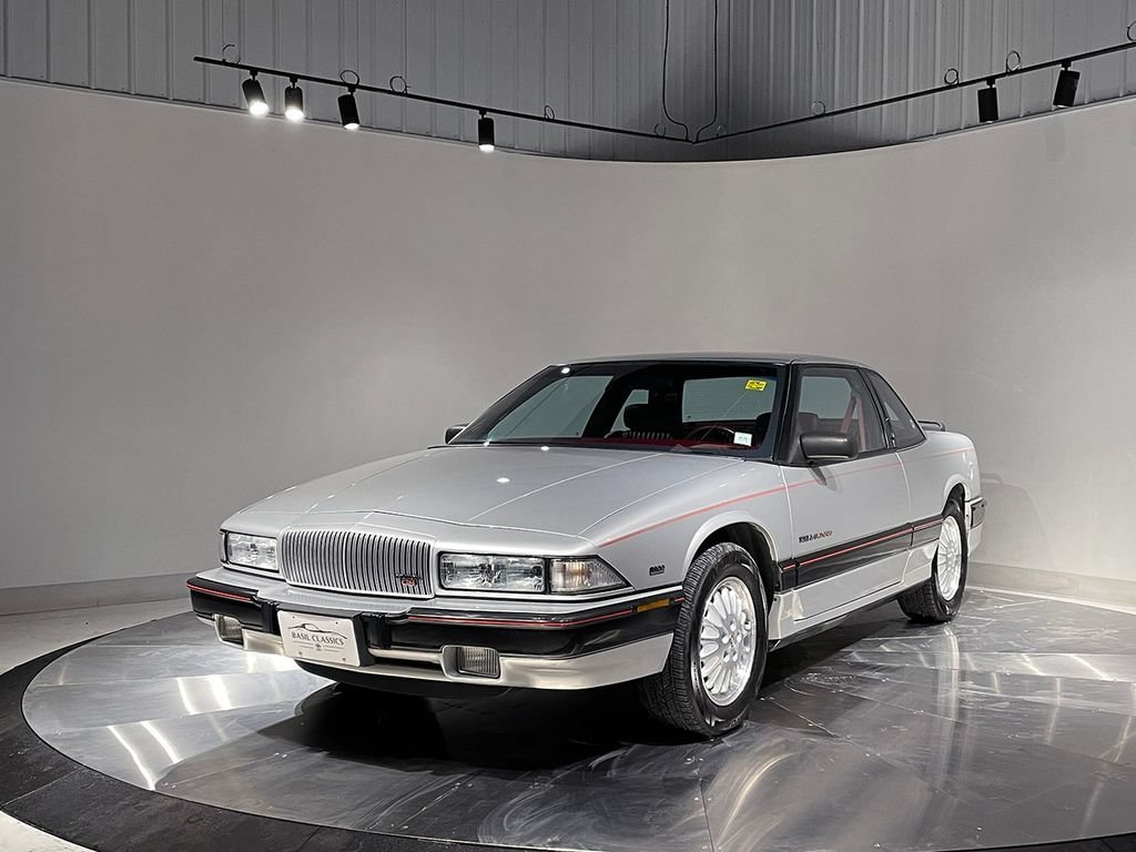 Used 1991  Buick Custom image 2
