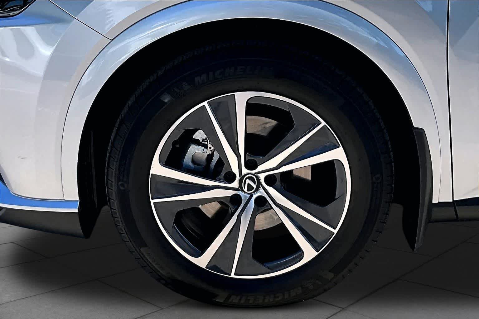 Used 2023 Iridium Lexus Premium image 10