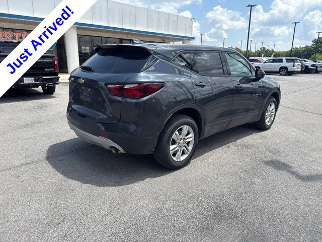 Used 2022 Gray Chevrolet LT image 3
