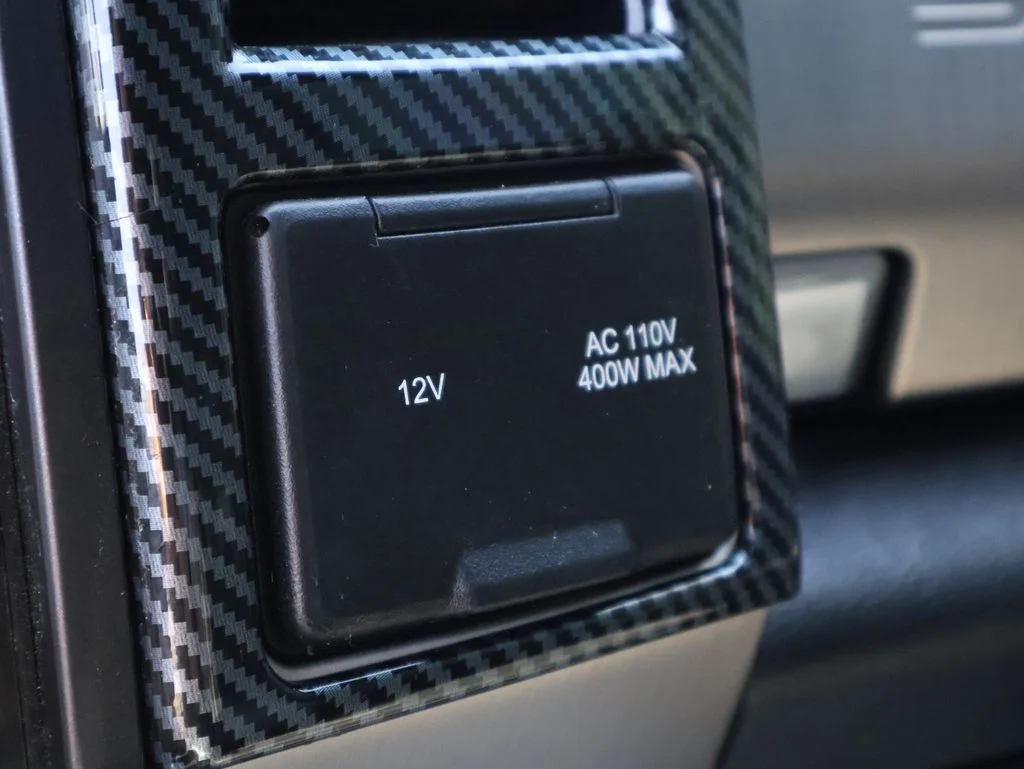 Used 2021 Black Metallic Ford Platinum image 41