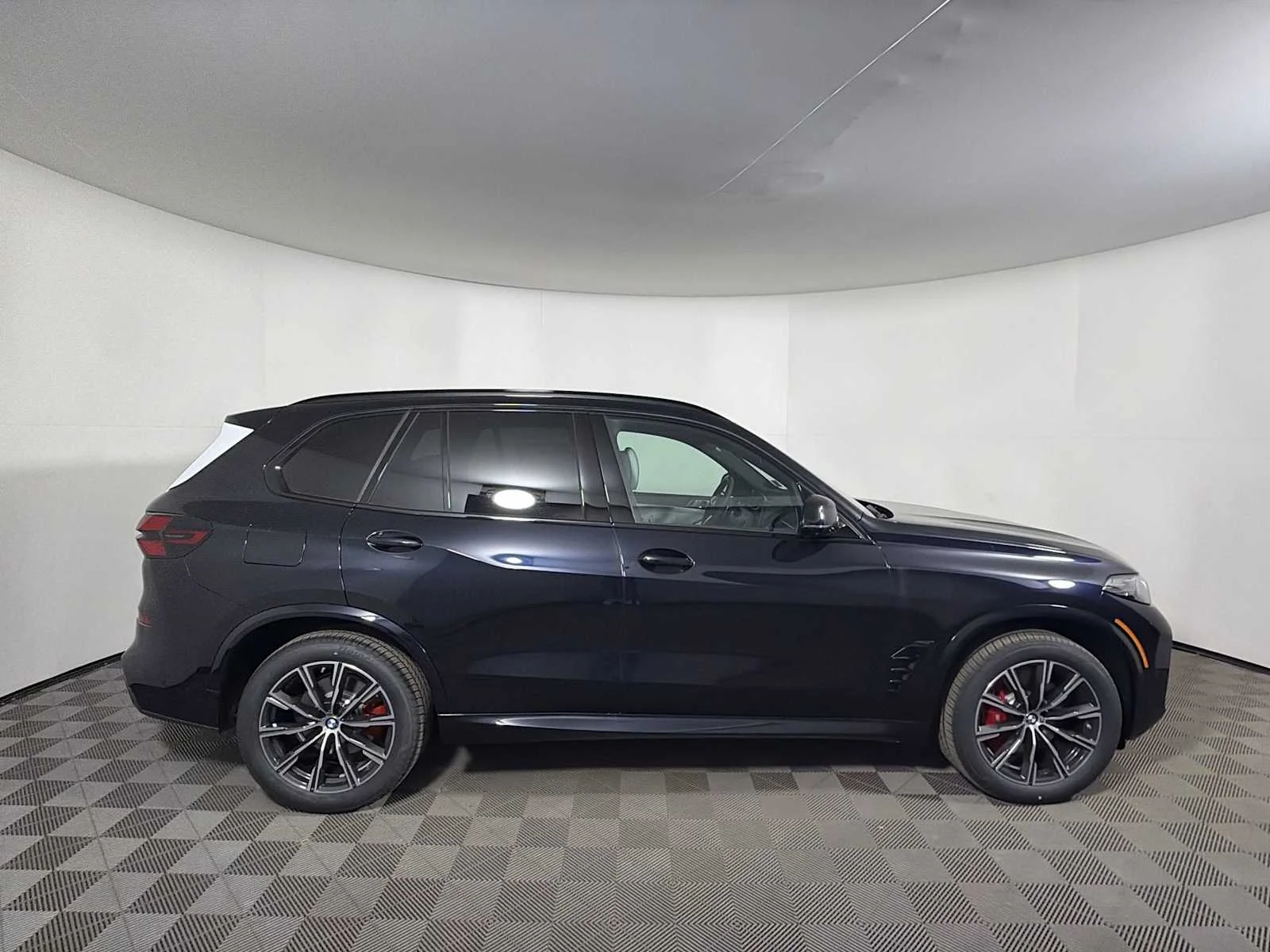 New 2026 Carbon Black Metallic BMW xDrive40i image 8