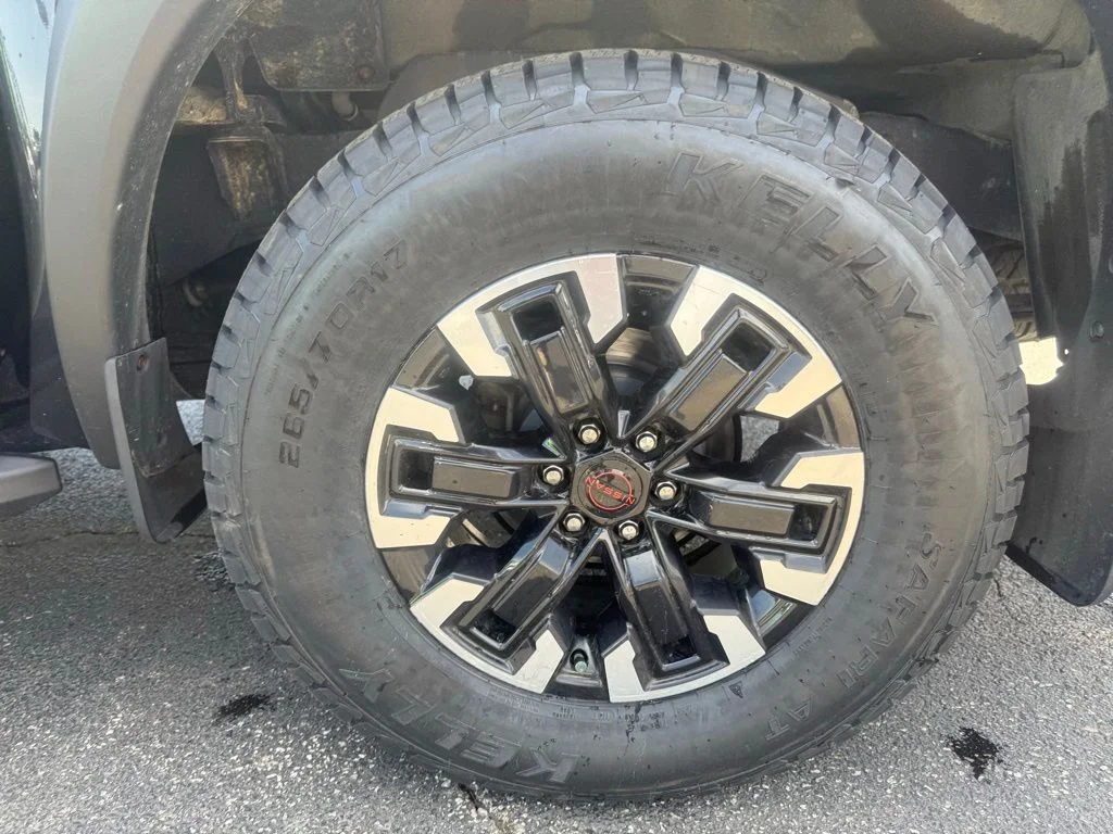 Used 2023 Black Nissan PRO-X image 39