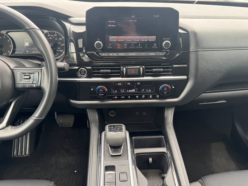 2024 Nissan Pathfinder SV - Photo 17