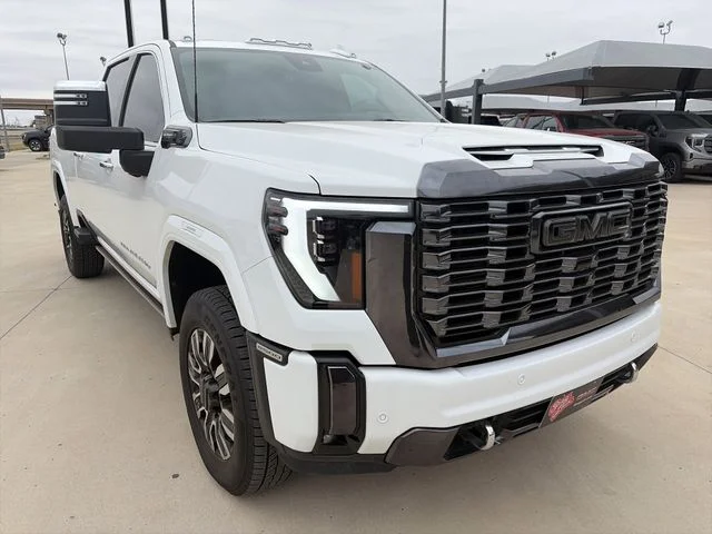 Used 2024 White GMC Denali Ultimate image 9