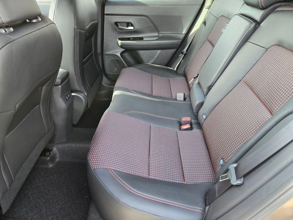 New 2026 Canyon Bronze Metallic Nissan SR image 7