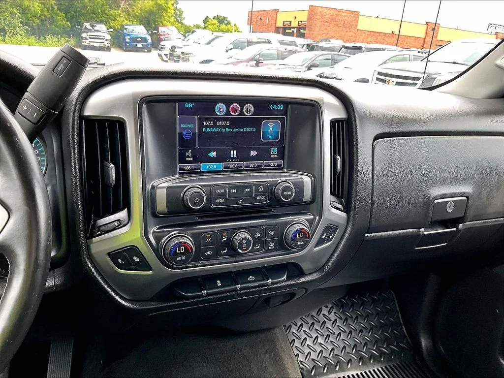 Used 2015 Black Chevrolet LT image 17