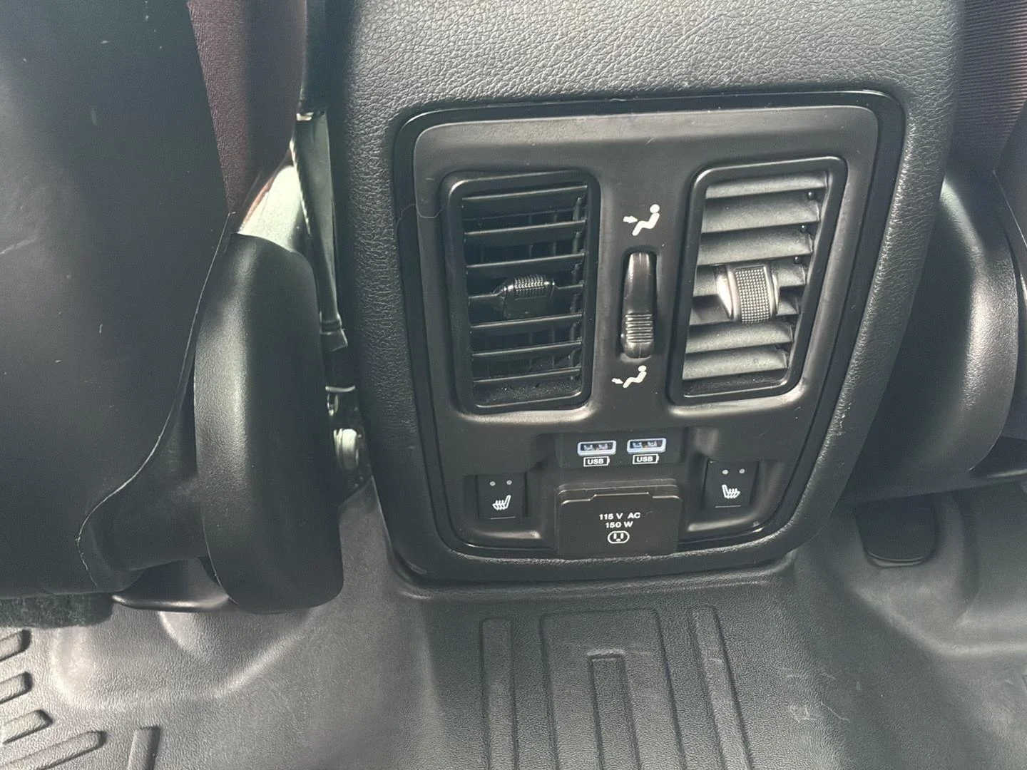 Used 2025 Destroyer Gray Clearcoat Dodge R/T Premium image 20
