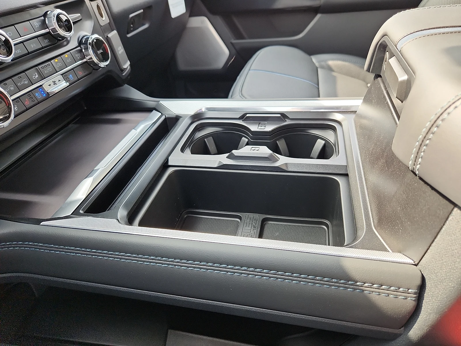 New 2026 Glacier Gray Metallic Tri-Coat Ford F-250® Platinum® image 25