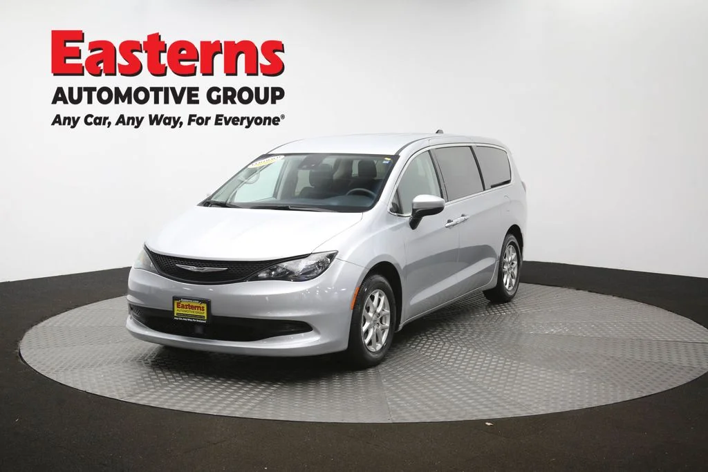 Used 2023 Silver Chrysler LX image 55