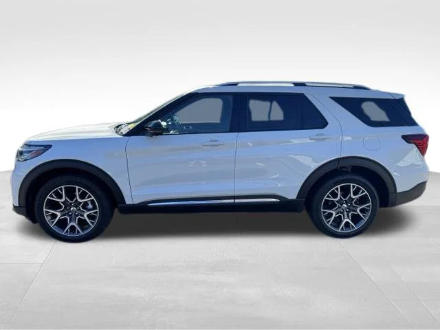 Used 2025 White Ford Platinum image 4
