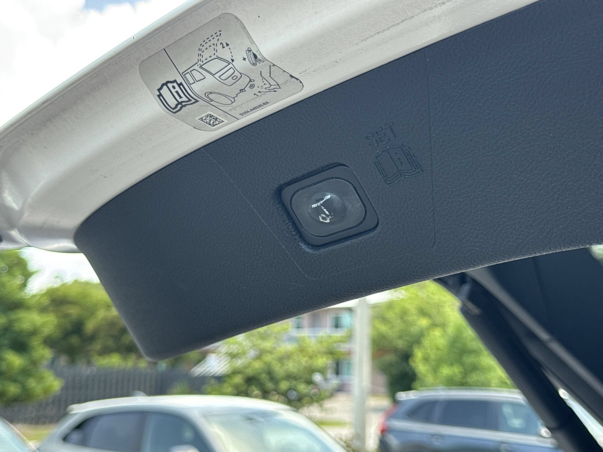 Used 2018 White Platinum Clearcoat Metallic Ford Titanium image 14