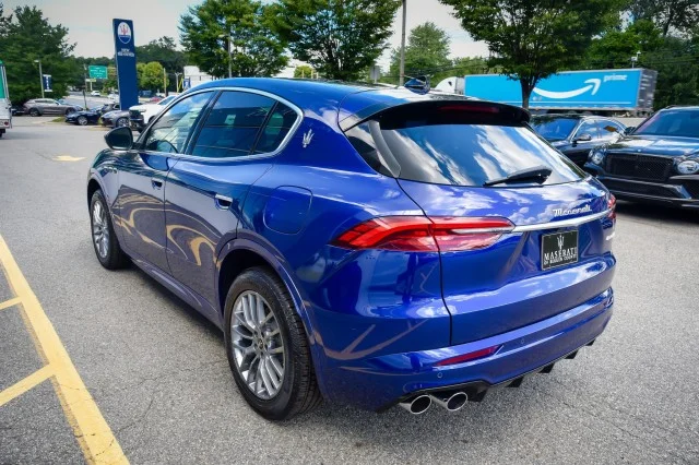 Used 2024 Blu Intenso Metallic Maserati GT image 5