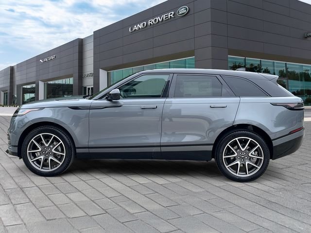 New 2026 Zadar Grey Land Rover Dynamic SE image 2